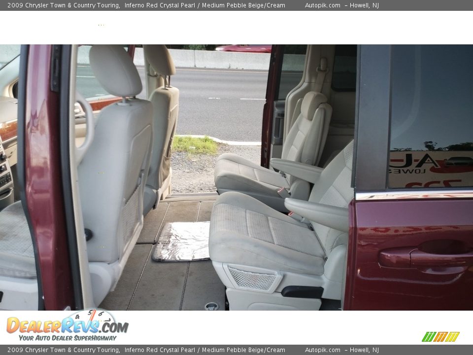 2009 Chrysler Town & Country Touring Inferno Red Crystal Pearl / Medium Pebble Beige/Cream Photo #9