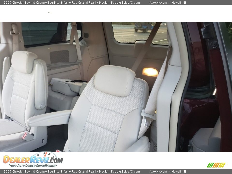 2009 Chrysler Town & Country Touring Inferno Red Crystal Pearl / Medium Pebble Beige/Cream Photo #10