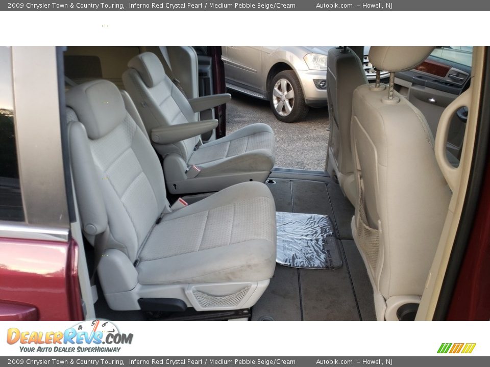 2009 Chrysler Town & Country Touring Inferno Red Crystal Pearl / Medium Pebble Beige/Cream Photo #11
