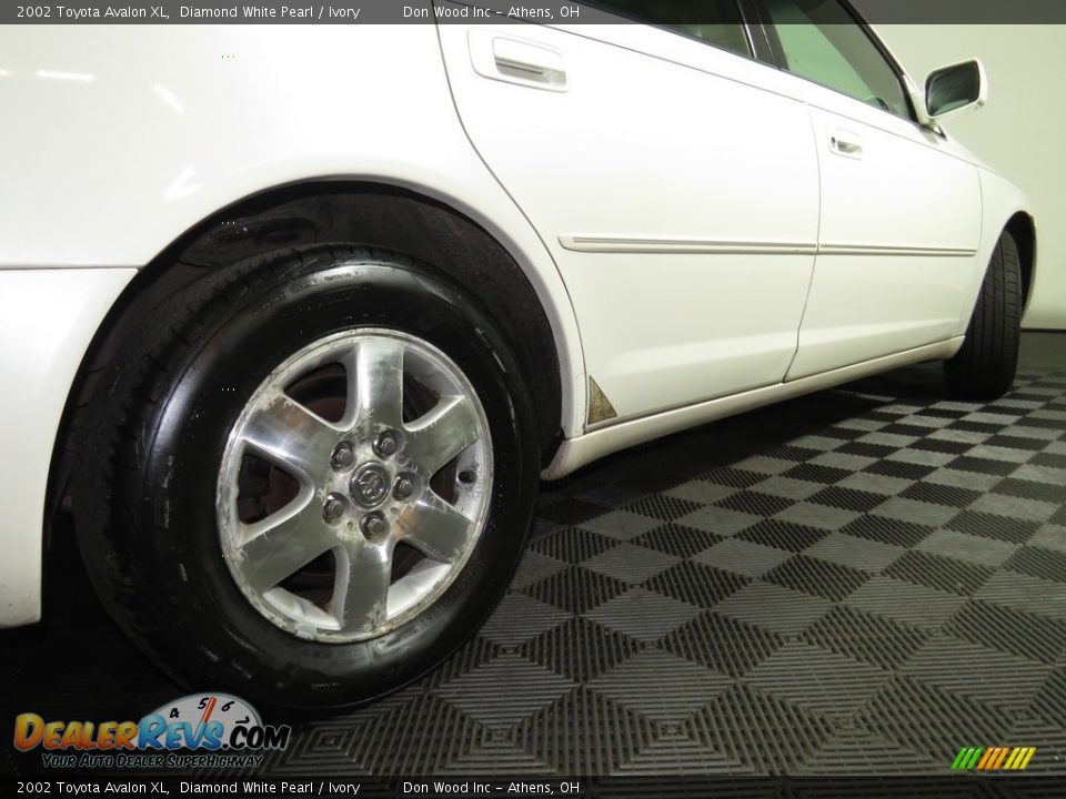 2002 Toyota Avalon XL Diamond White Pearl / Ivory Photo #15