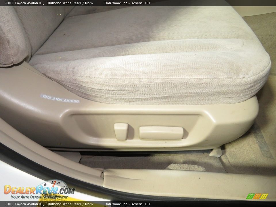 2002 Toyota Avalon XL Diamond White Pearl / Ivory Photo #24