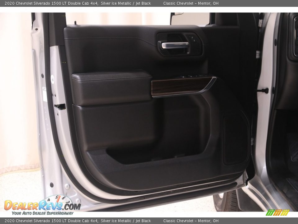 2020 Chevrolet Silverado 1500 LT Double Cab 4x4 Silver Ice Metallic / Jet Black Photo #4