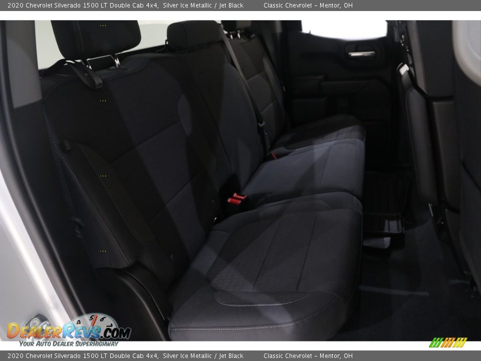 2020 Chevrolet Silverado 1500 LT Double Cab 4x4 Silver Ice Metallic / Jet Black Photo #16