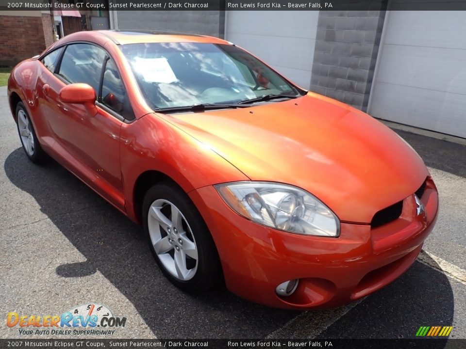 Front 3/4 View of 2007 Mitsubishi Eclipse GT Coupe Photo #3