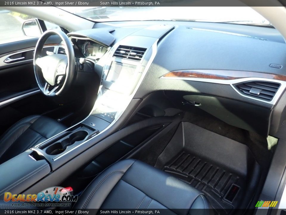 Dashboard of 2016 Lincoln MKZ 3.7 AWD Photo #11