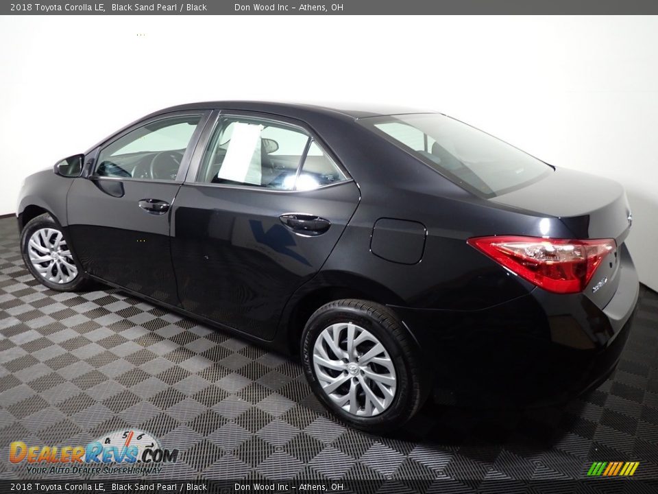 2018 Toyota Corolla LE Black Sand Pearl / Black Photo #9