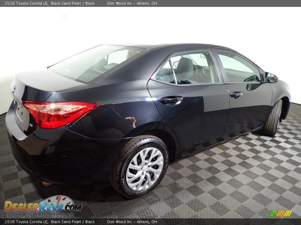 2018 Toyota Corolla LE Black Sand Pearl / Black Photo #14