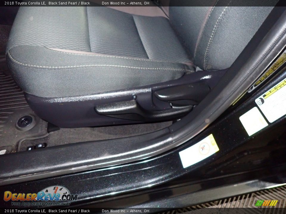 2018 Toyota Corolla LE Black Sand Pearl / Black Photo #17