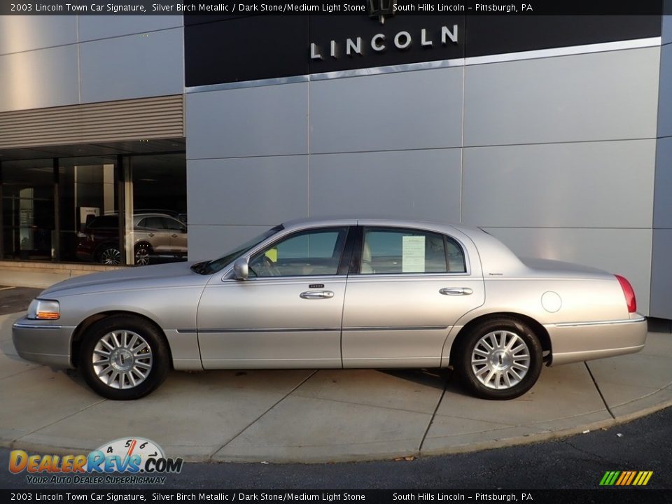 2003 Lincoln Town Car Signature Silver Birch Metallic / Dark Stone/Medium Light Stone Photo #2