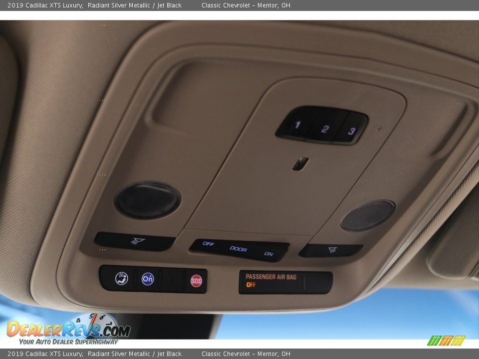 2019 Cadillac XTS Luxury Radiant Silver Metallic / Jet Black Photo #10