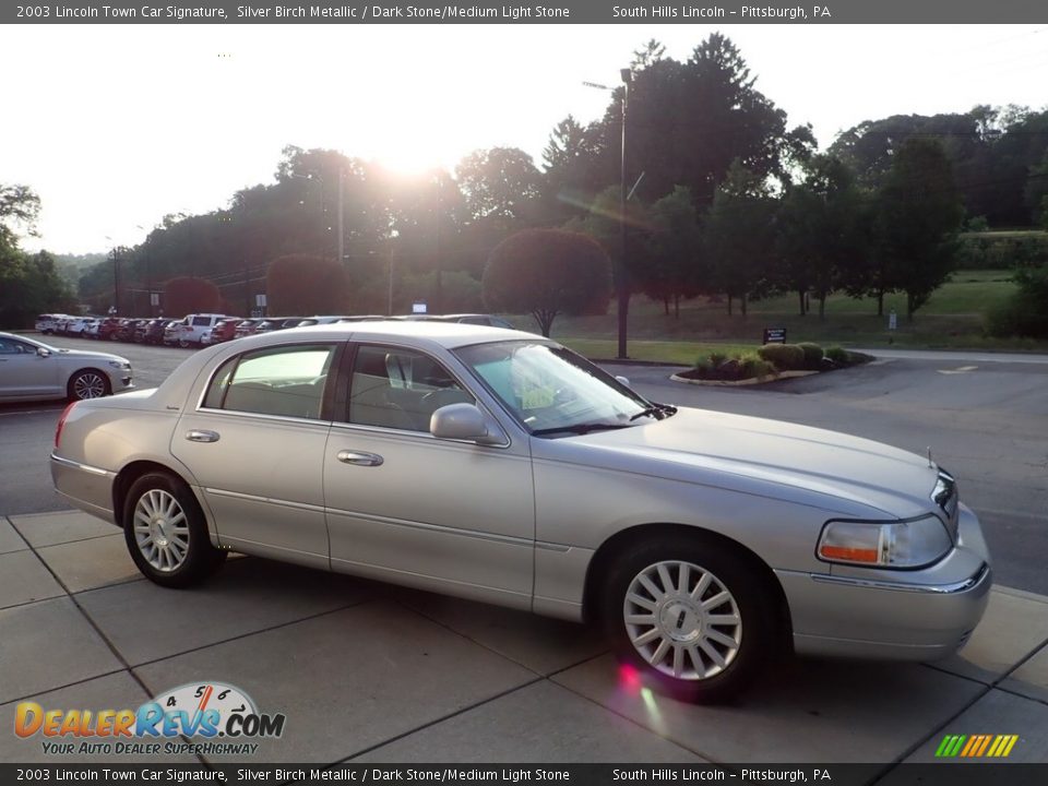 2003 Lincoln Town Car Signature Silver Birch Metallic / Dark Stone/Medium Light Stone Photo #6