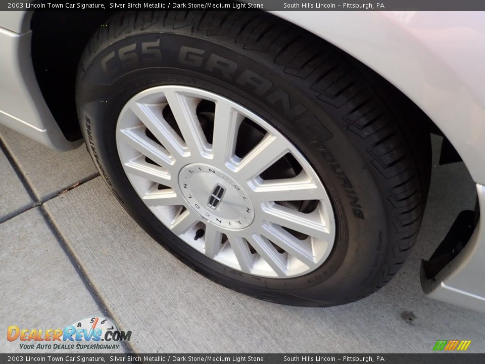 2003 Lincoln Town Car Signature Silver Birch Metallic / Dark Stone/Medium Light Stone Photo #9