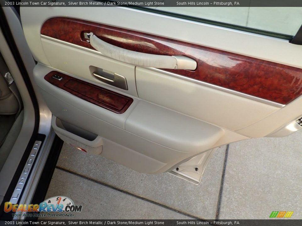 2003 Lincoln Town Car Signature Silver Birch Metallic / Dark Stone/Medium Light Stone Photo #14