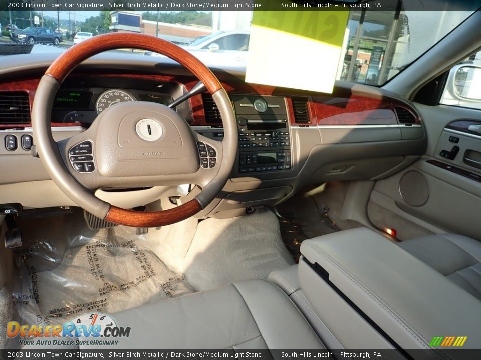 2003 Lincoln Town Car Signature Silver Birch Metallic / Dark Stone/Medium Light Stone Photo #17