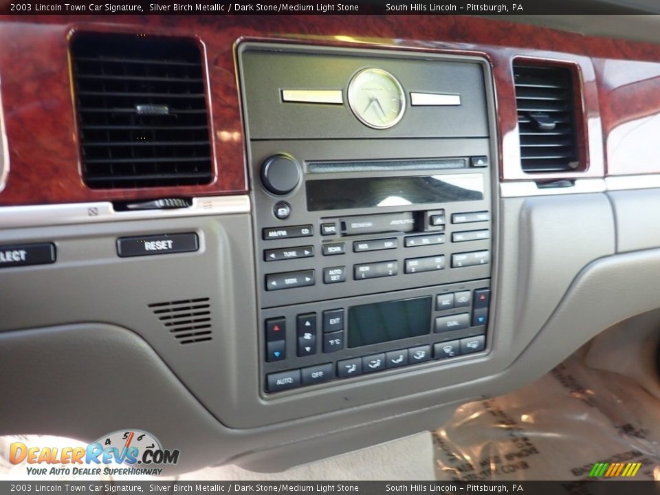 2003 Lincoln Town Car Signature Silver Birch Metallic / Dark Stone/Medium Light Stone Photo #22