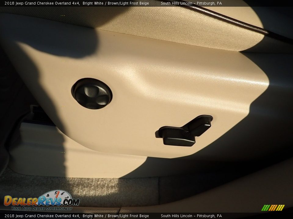 2018 Jeep Grand Cherokee Overland 4x4 Bright White / Brown/Light Frost Beige Photo #19
