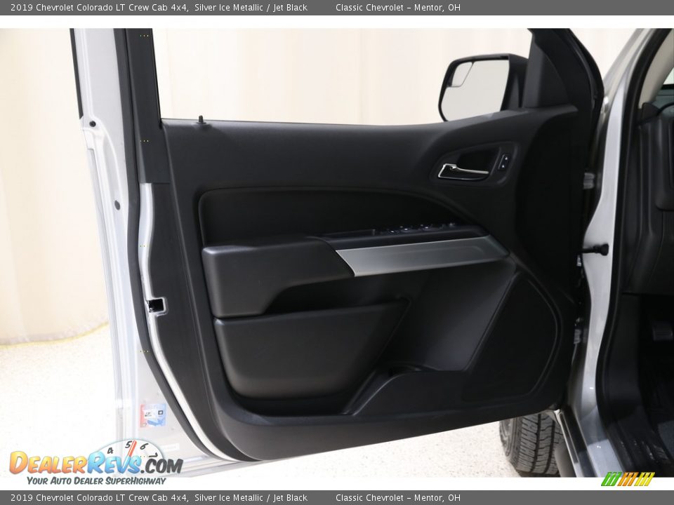 Door Panel of 2019 Chevrolet Colorado LT Crew Cab 4x4 Photo #4