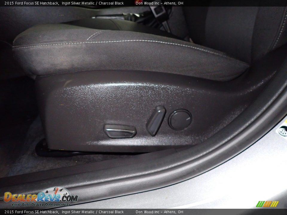 2015 Ford Focus SE Hatchback Ingot Silver Metallic / Charcoal Black Photo #18