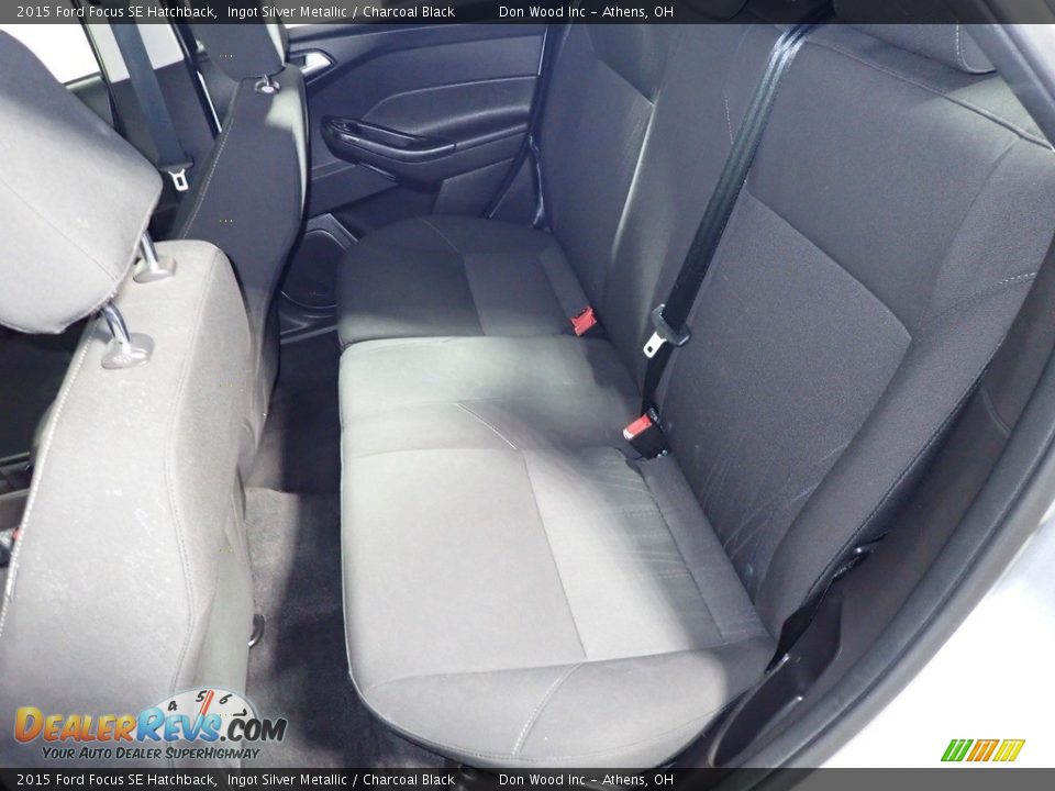 2015 Ford Focus SE Hatchback Ingot Silver Metallic / Charcoal Black Photo #21