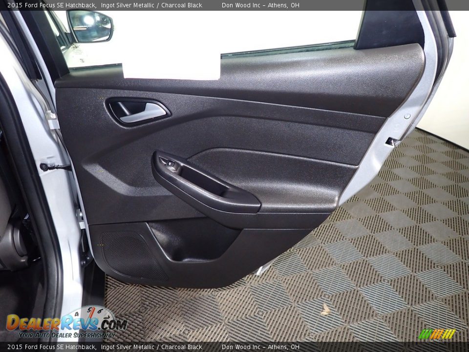 2015 Ford Focus SE Hatchback Ingot Silver Metallic / Charcoal Black Photo #22