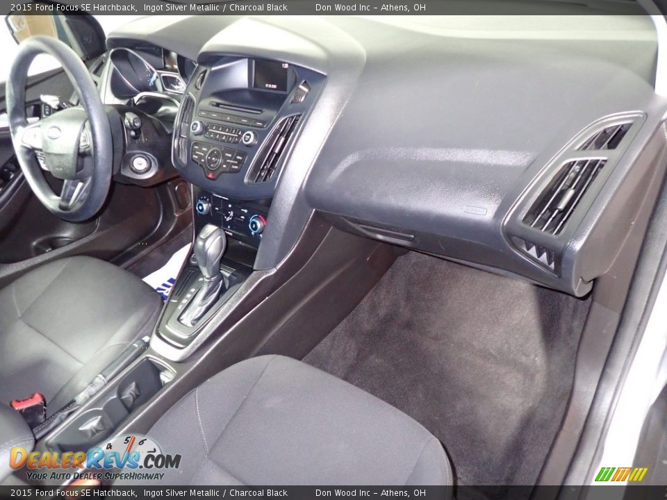 2015 Ford Focus SE Hatchback Ingot Silver Metallic / Charcoal Black Photo #26
