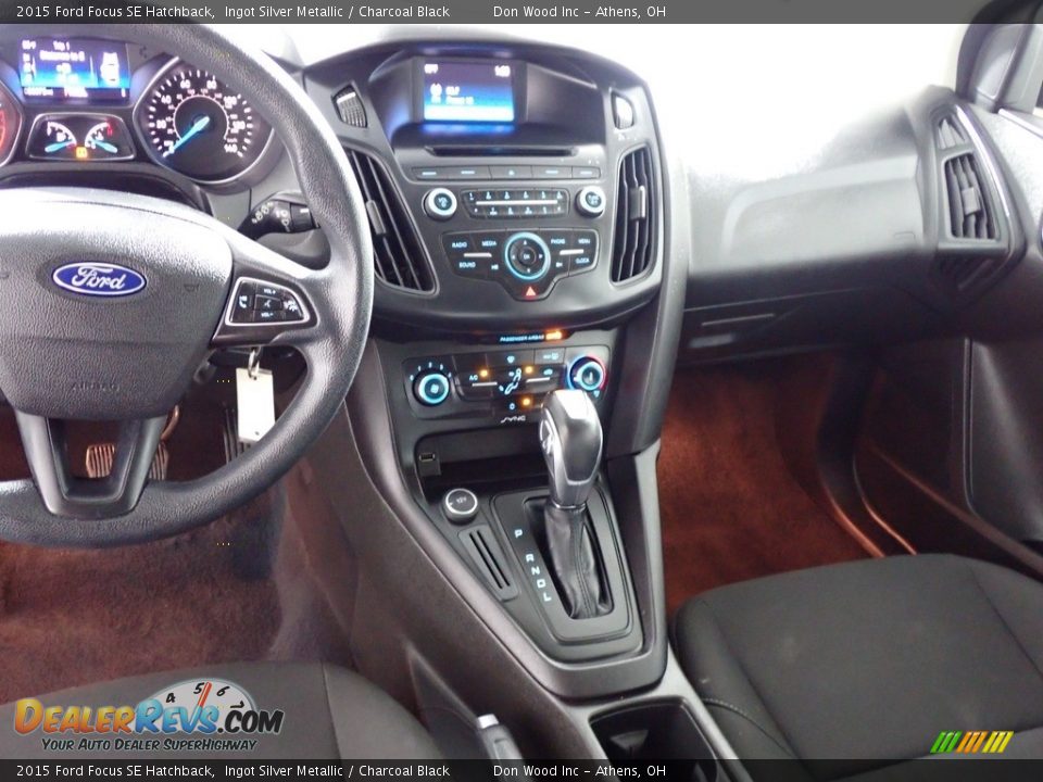 2015 Ford Focus SE Hatchback Ingot Silver Metallic / Charcoal Black Photo #30