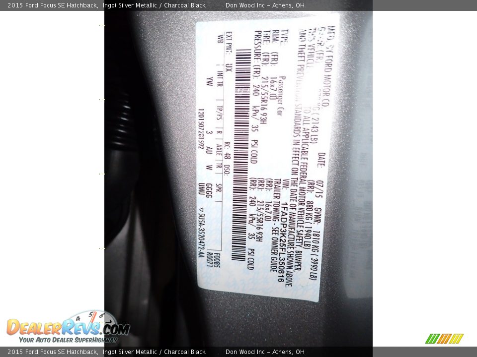 2015 Ford Focus SE Hatchback Ingot Silver Metallic / Charcoal Black Photo #32