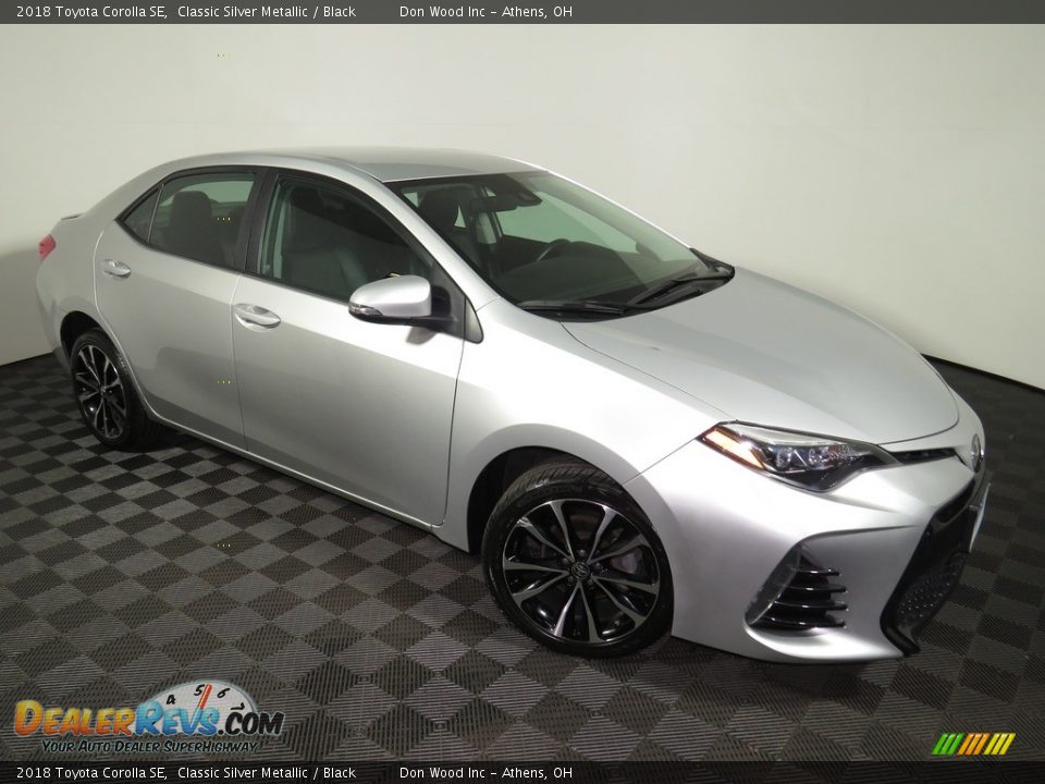 2018 Toyota Corolla SE Classic Silver Metallic / Black Photo #2
