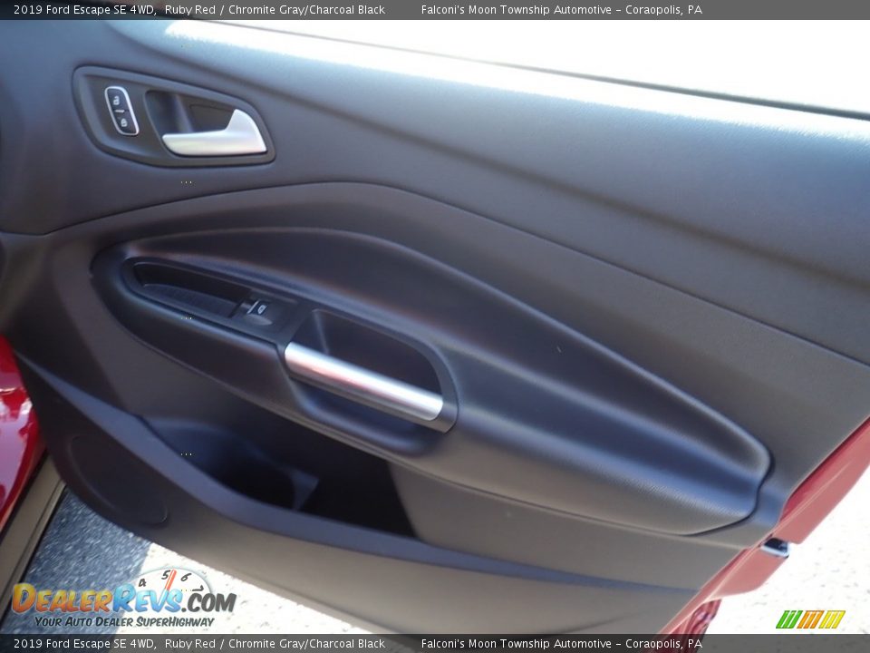 2019 Ford Escape SE 4WD Ruby Red / Chromite Gray/Charcoal Black Photo #13