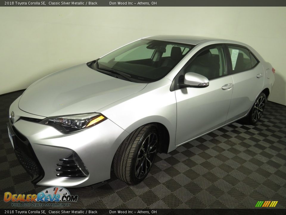 2018 Toyota Corolla SE Classic Silver Metallic / Black Photo #7