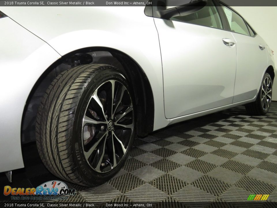 2018 Toyota Corolla SE Classic Silver Metallic / Black Photo #8