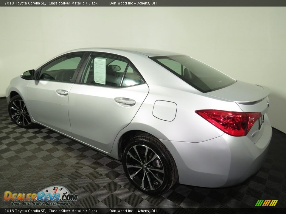 2018 Toyota Corolla SE Classic Silver Metallic / Black Photo #9