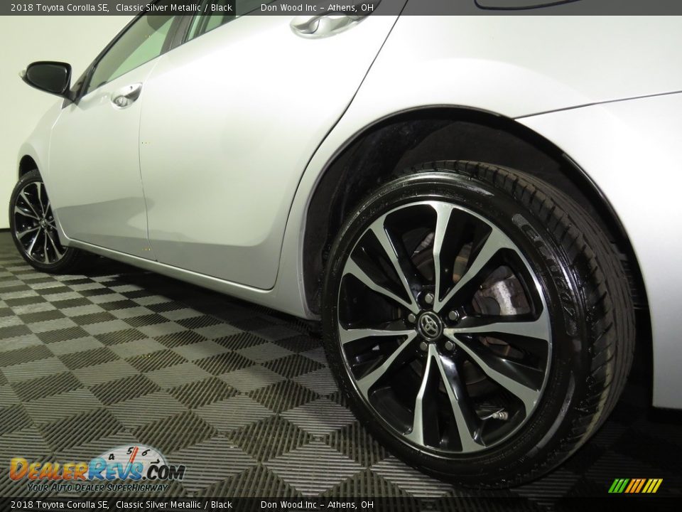 2018 Toyota Corolla SE Classic Silver Metallic / Black Photo #10