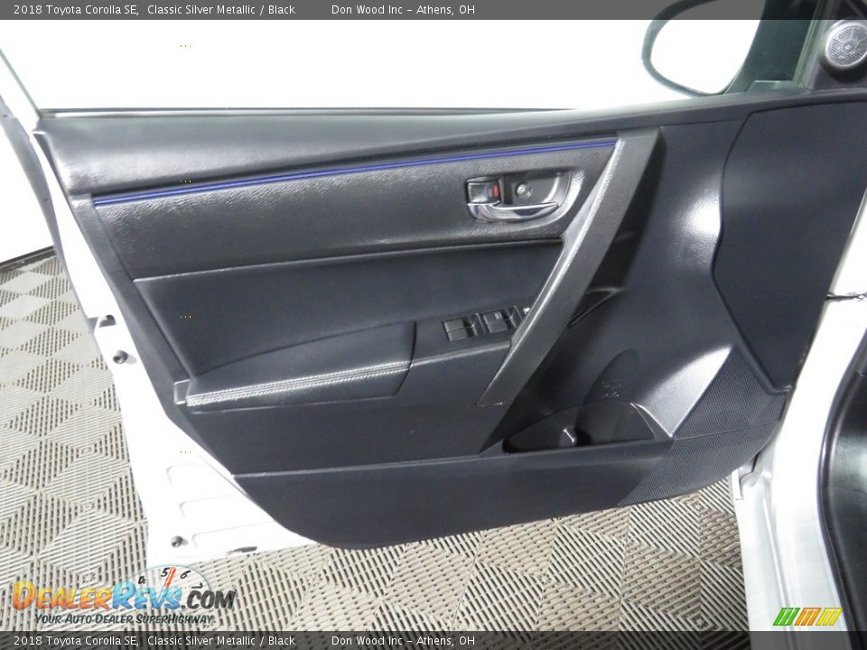 2018 Toyota Corolla SE Classic Silver Metallic / Black Photo #16