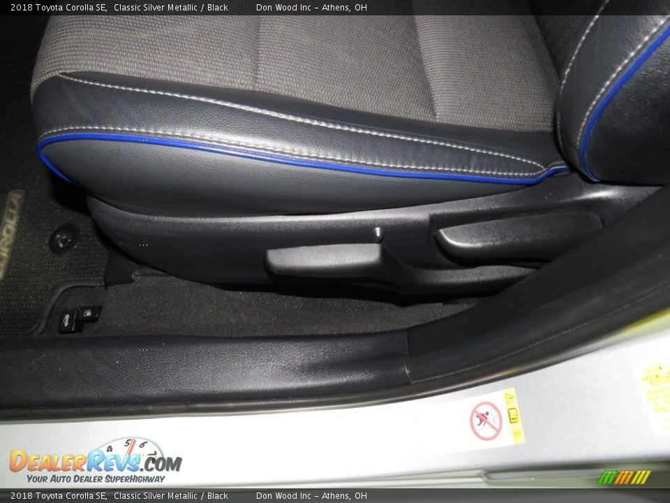 2018 Toyota Corolla SE Classic Silver Metallic / Black Photo #17