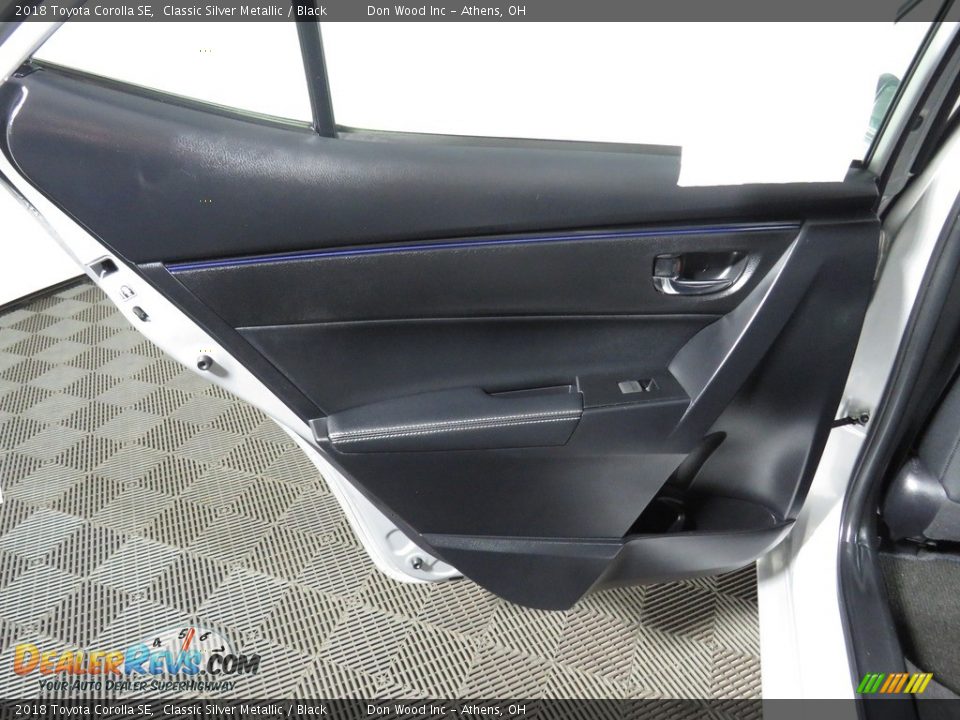 2018 Toyota Corolla SE Classic Silver Metallic / Black Photo #20