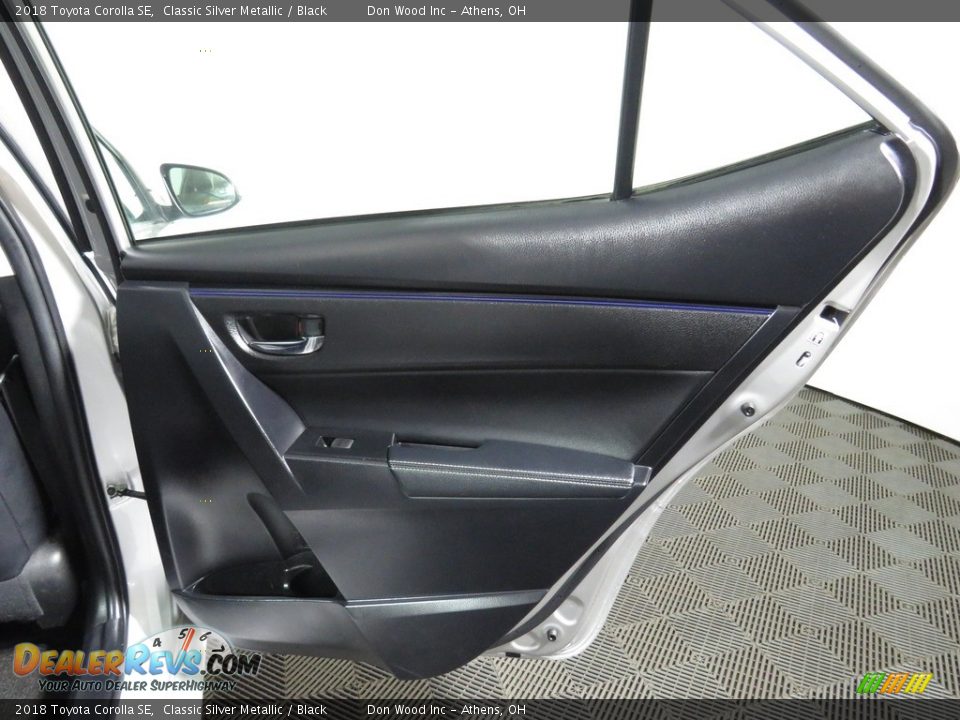 2018 Toyota Corolla SE Classic Silver Metallic / Black Photo #22