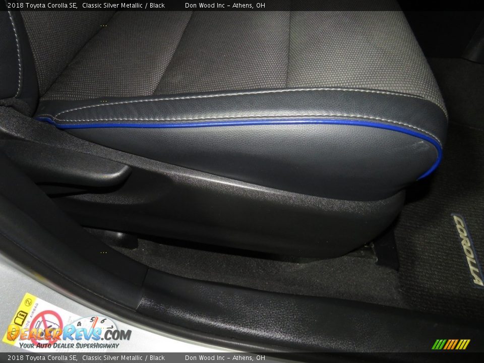 2018 Toyota Corolla SE Classic Silver Metallic / Black Photo #25