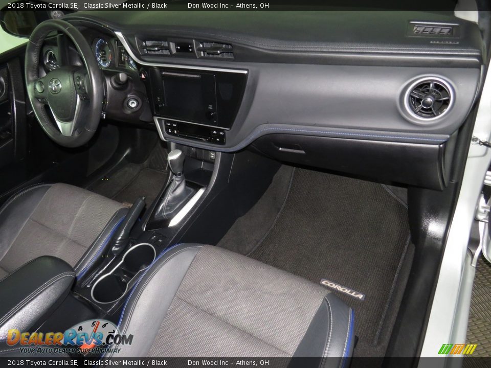 2018 Toyota Corolla SE Classic Silver Metallic / Black Photo #26