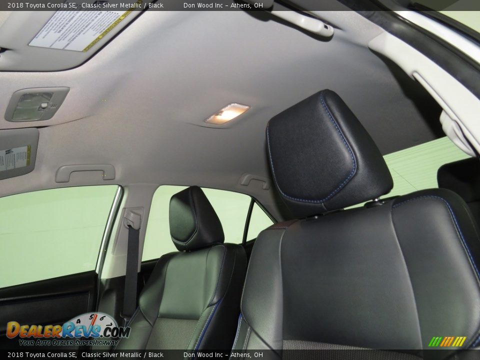 2018 Toyota Corolla SE Classic Silver Metallic / Black Photo #31