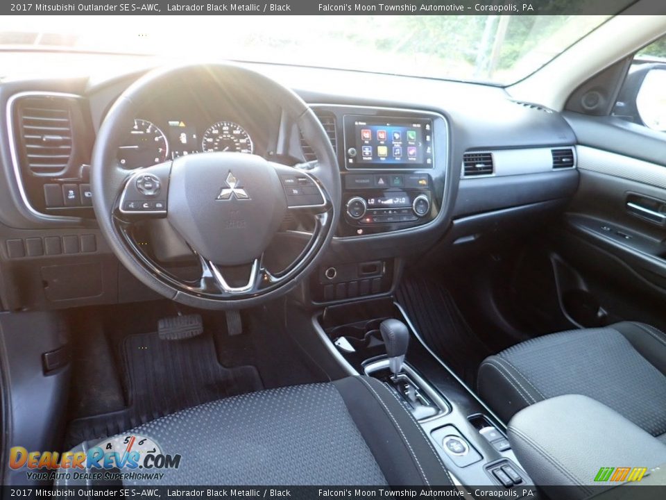 Front Seat of 2017 Mitsubishi Outlander SE S-AWC Photo #17