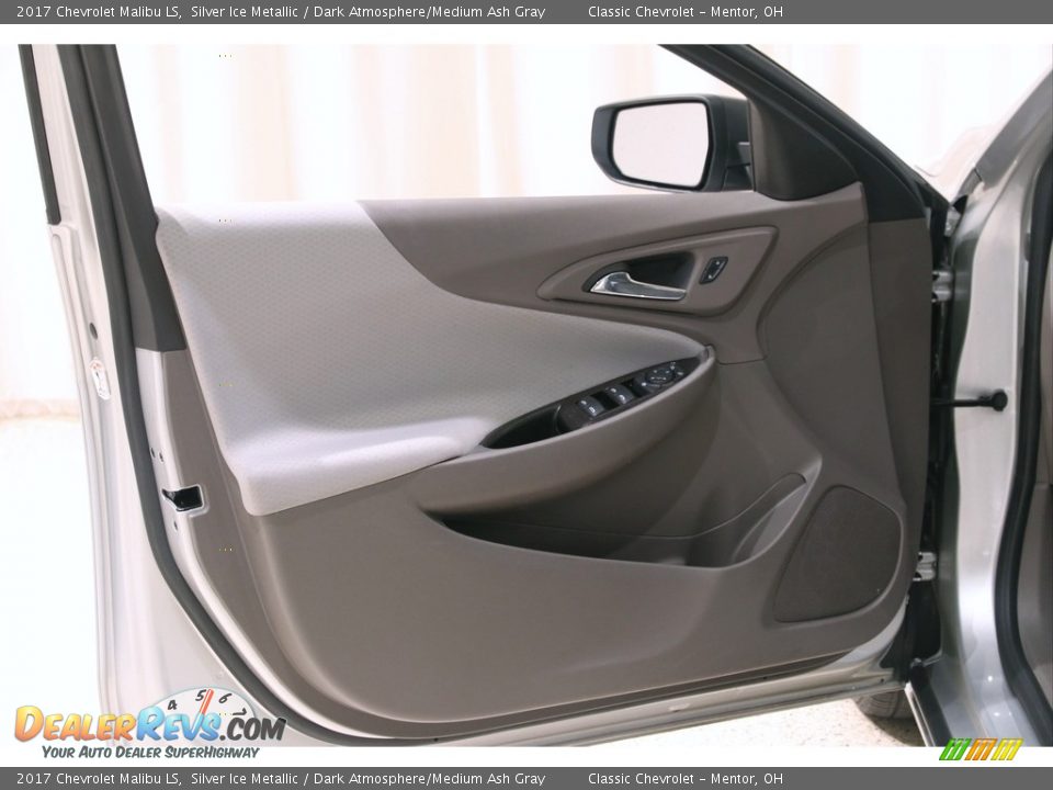 2017 Chevrolet Malibu LS Silver Ice Metallic / Dark Atmosphere/Medium Ash Gray Photo #4