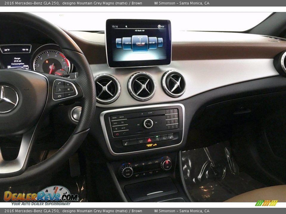 Dashboard of 2016 Mercedes-Benz GLA 250 Photo #5