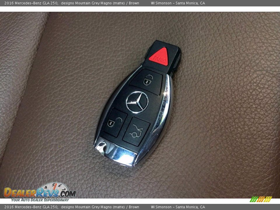 Keys of 2016 Mercedes-Benz GLA 250 Photo #11