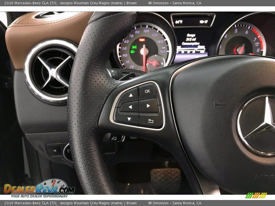 Controls of 2016 Mercedes-Benz GLA 250 Photo #18
