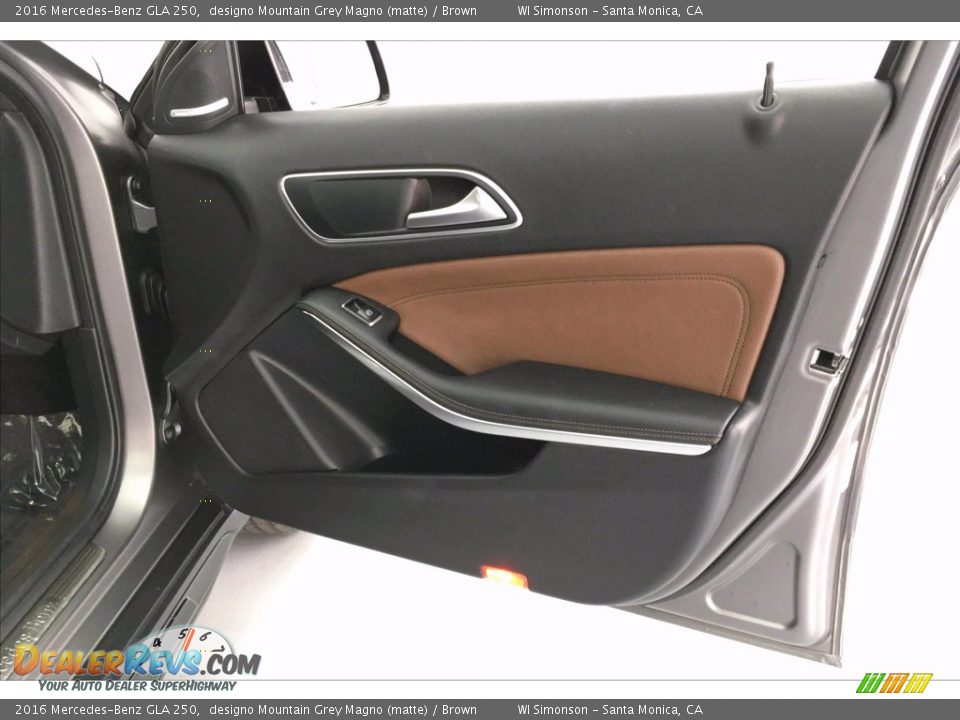 Door Panel of 2016 Mercedes-Benz GLA 250 Photo #30