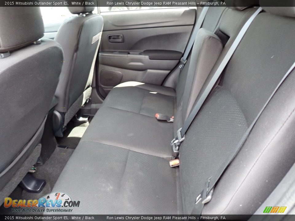 2015 Mitsubishi Outlander Sport ES White / Black Photo #12