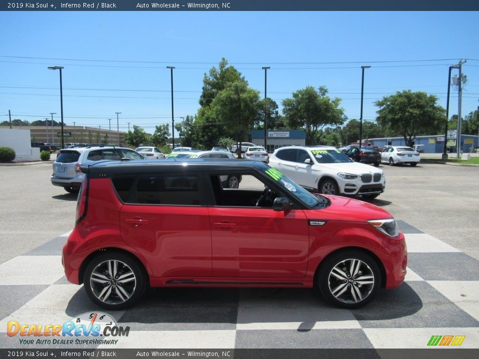 2019 Kia Soul + Inferno Red / Black Photo #3