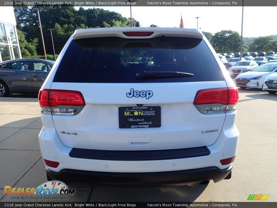 2018 Jeep Grand Cherokee Laredo 4x4 Bright White / Black/Light Frost Beige Photo #3