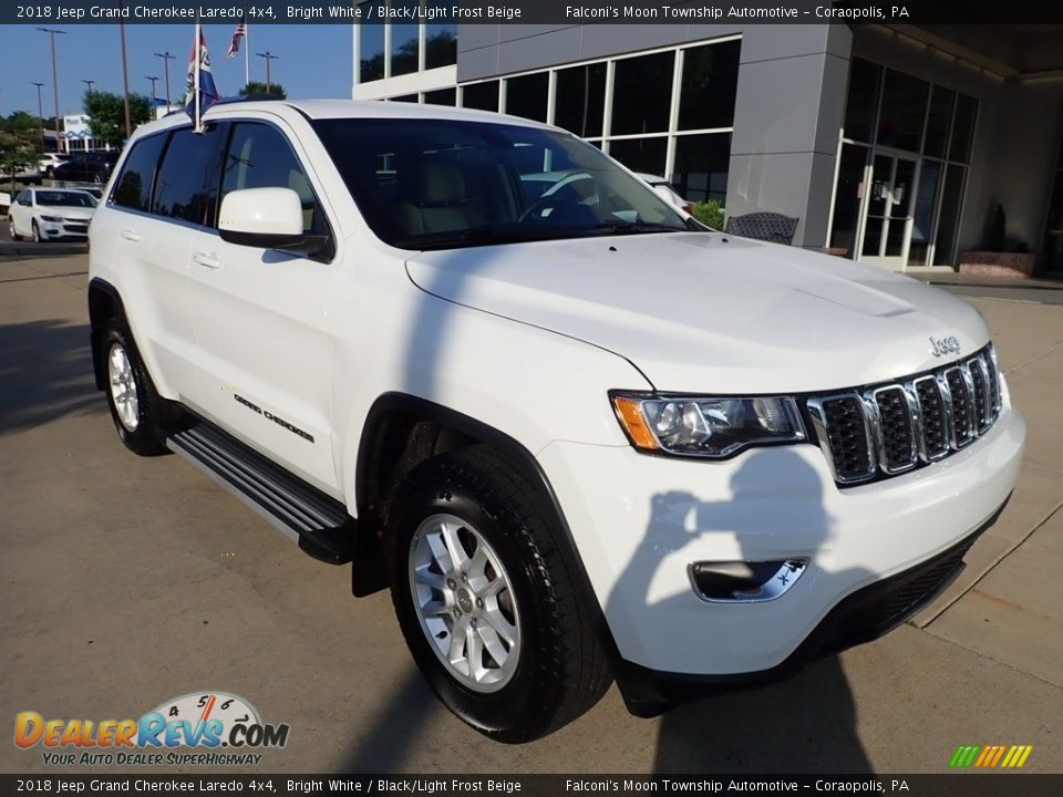 2018 Jeep Grand Cherokee Laredo 4x4 Bright White / Black/Light Frost Beige Photo #9